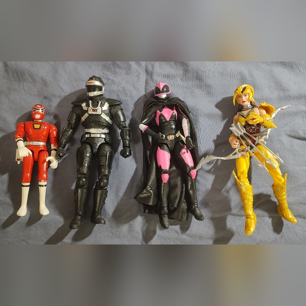 4 Power Ranger Action Figures